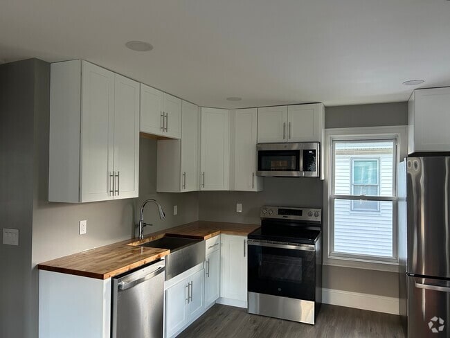 Building Photo - 361 Marlboro St Unit B Rental