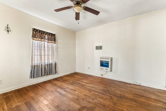 Photo - 932 Lewis St