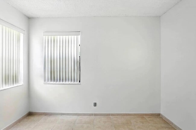 Photo - 3050 Norwood Pl Unit N112