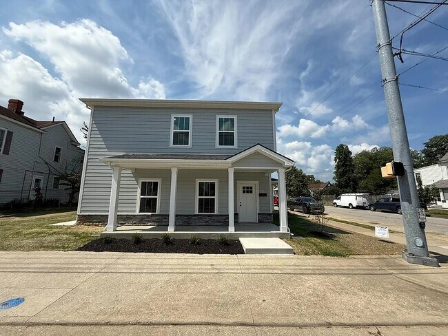 Building Photo - 717 Vincennes St Rental
