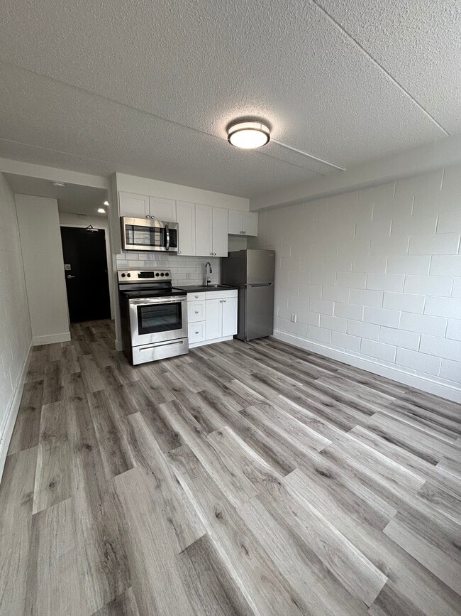 Photo - NEWLY RENOVATED - BACHELOR UNITS - MOVE IN... Unit 0211