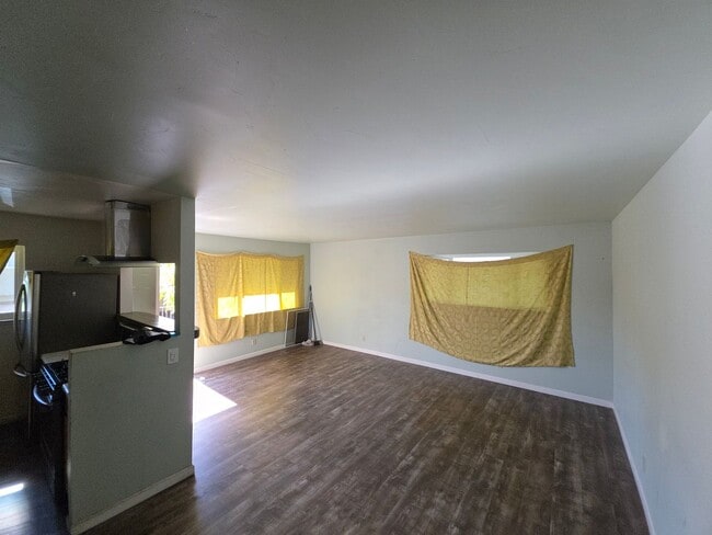 Photo - Welcome home to this beautifully updated 2... Unidad 4