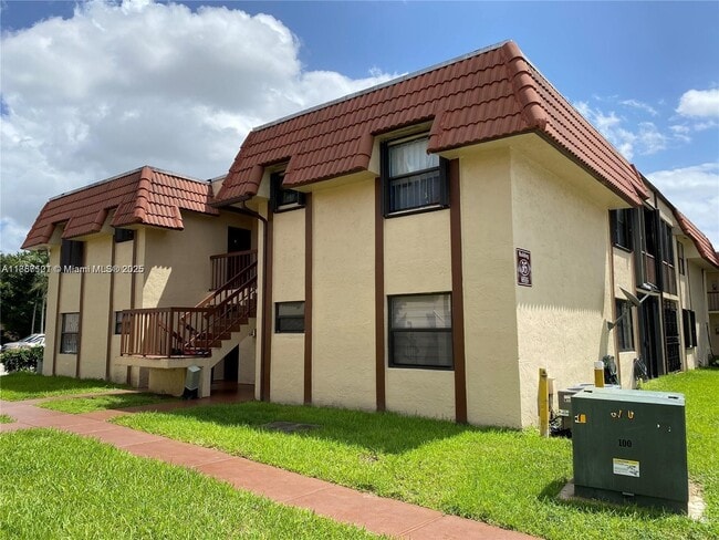 Building Photo - 2715 W 66th St Unit 13-21 Rental