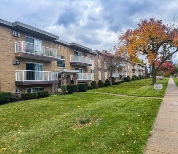 Riverside House Apartments