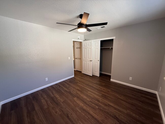 Photo - Redwood Cove Apartments