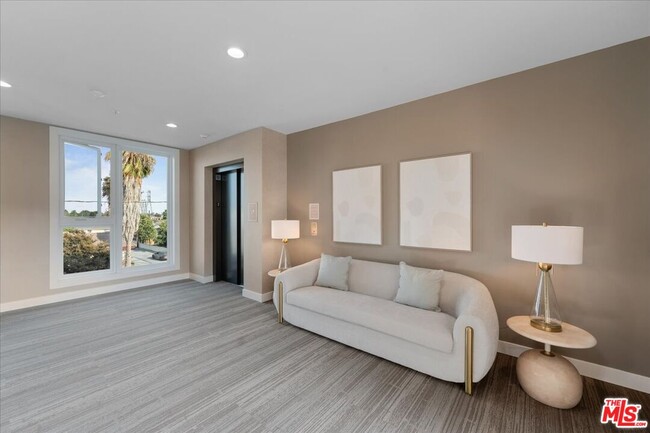 Photo - 860 E Valley Blvd