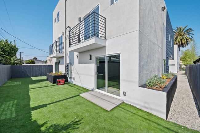 Photo - 2937 West Blvd Unit 2937 1/2