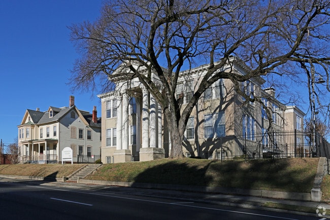 Washington Columns