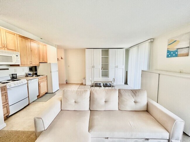 Photo - Convenient, beautiful, fully furnished and... Unit B332