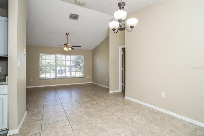 Photo - 725 Maderia Ct