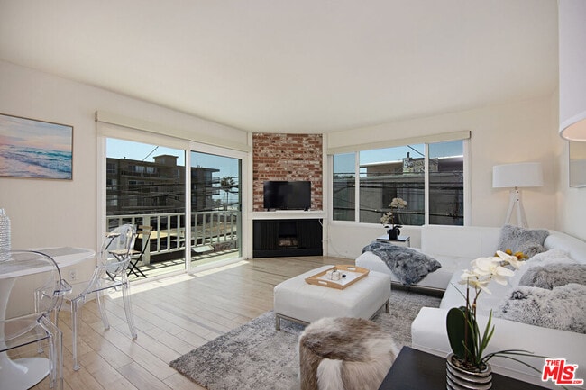 Building Photo - 10 19th Ave Unit 9 Rental