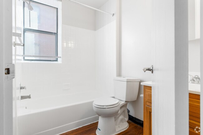 2 habitaciones, 1 baño - 872 pies cuadrados - Baño
