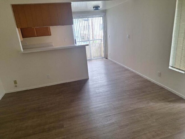 Unit 3 Bar - 11308 Huston St