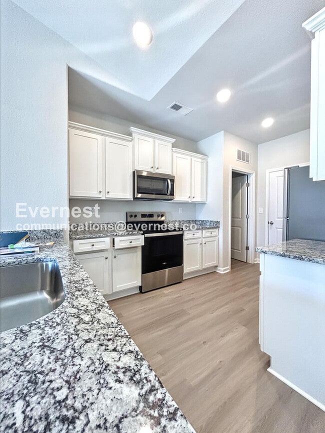 Photo - 209 Aniston Ln