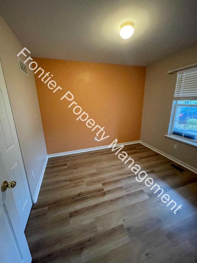 Photo - 2116 Doe Run Dr