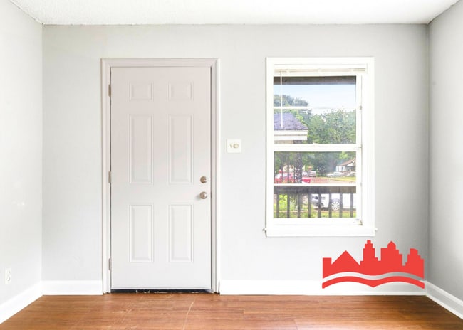 Photo - 297 Eastview St