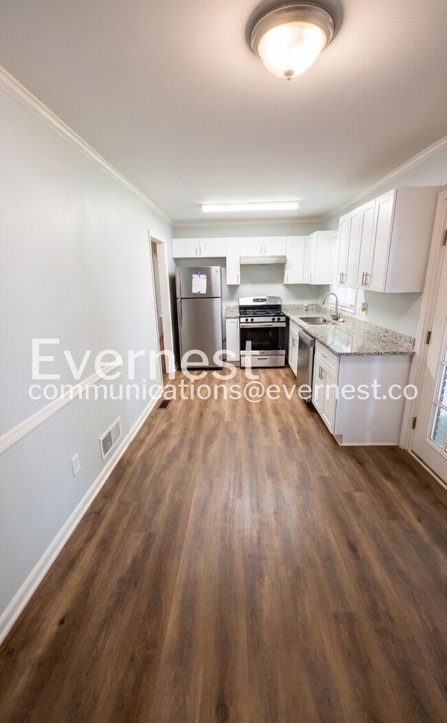 Photo - 735 Hillcrest Dr