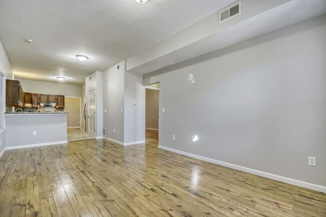 Photo - Beautiful 3 Bed- 1 bath (Lower Unit) in Great Location! Move in Ready! $250 off 1st months rent!