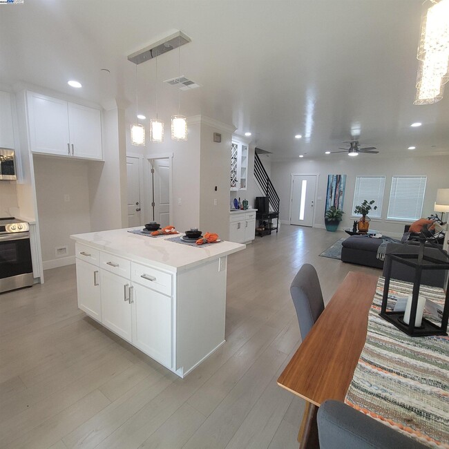 Photo - 2627 Beaumont St