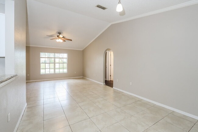 Photo - 18725 Parade Rd
