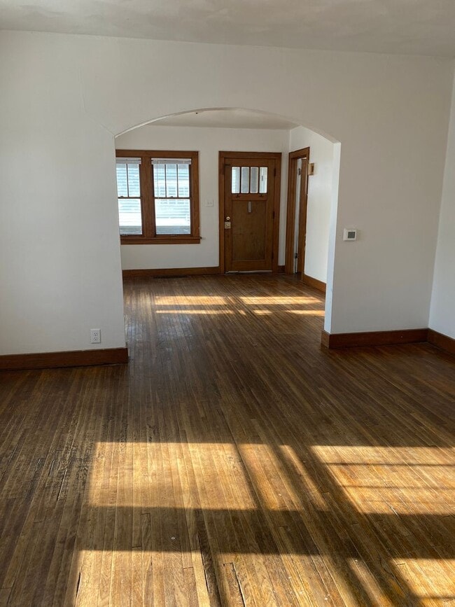 Photo - 285 Hammond Ave