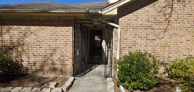 Building Photo - 10822 Lynbrook Dr Unit a Rental