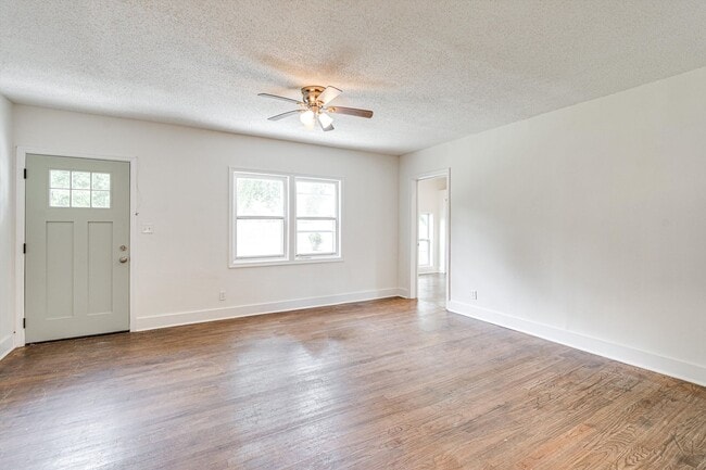 Photo - 5004 Club Dr