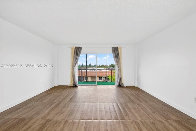 Photo - 4174 Inverrary Dr Unit 706