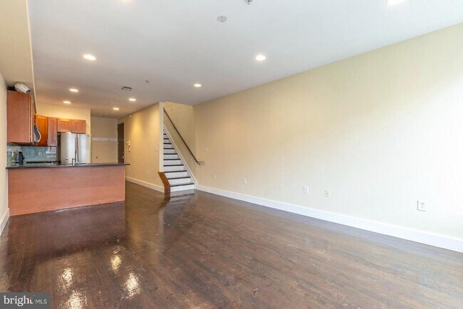 Photo - 838 N 15th St Unit B