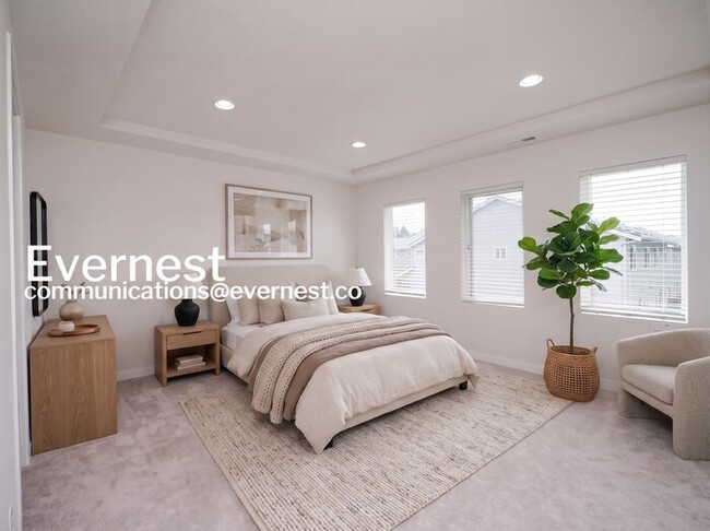Photo - 4 Bed/2.5 Bath Home with Garage / Available Now!