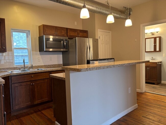 Photo - 580 Amherst St Unidad 4