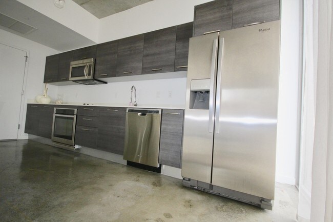 Kitchen - 151 SE 1st St Unit 1602