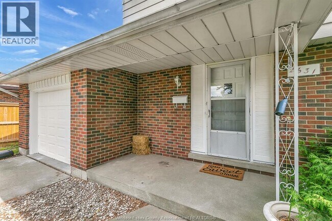 Photo - 2631 Columbia Ct