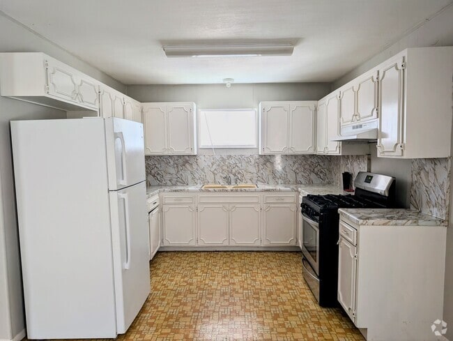 Building Photo - 307 San Angelo Unit 2 Rental