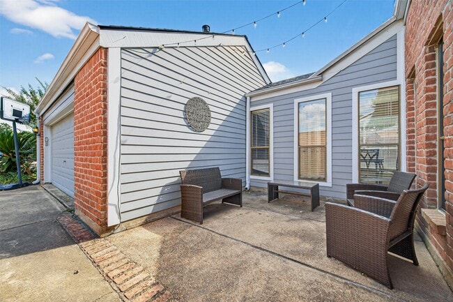 Photo - 6107 Howland Ct