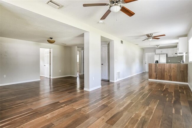 Photo - 825 E Jackson Ave