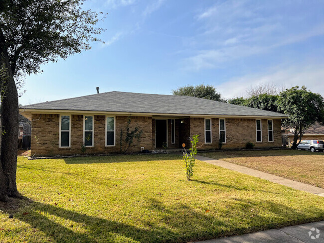 Building Photo - 1368 Juniper Ln Rental