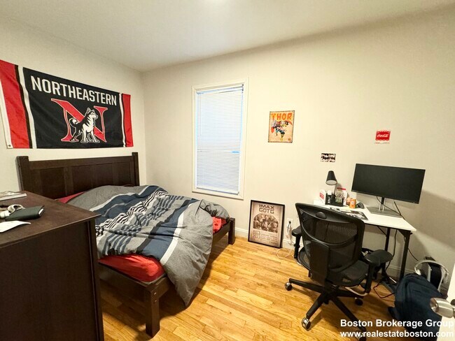 Photo - 733 Parker St Unidad 2