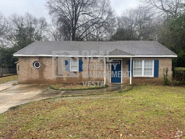 Building Photo - Solid Brick Four Bedroom in Warner Robins Rental