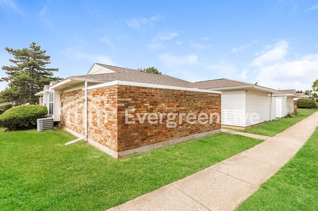 Photo - 5887 Troy Villa Blvd