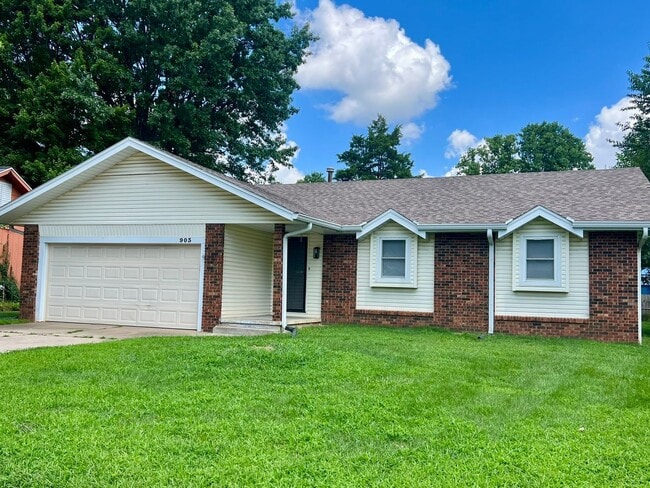 Building Photo - 3 Bed, 2 Bath in south central Springfield