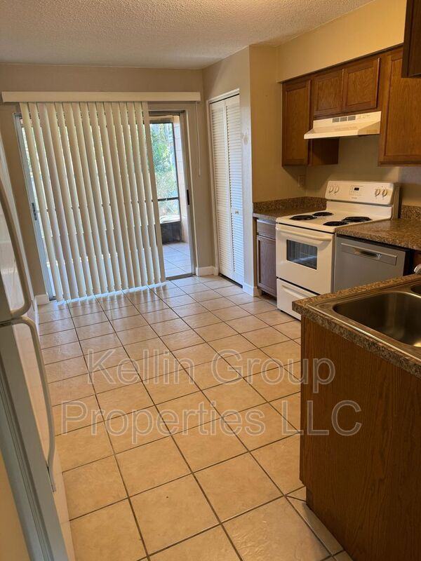 Photo - 5649 Struthers Ct