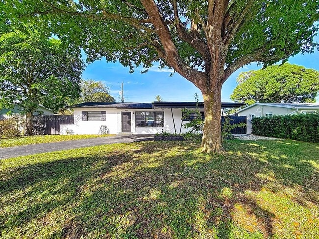 Photo - 600 N 66 Terrace