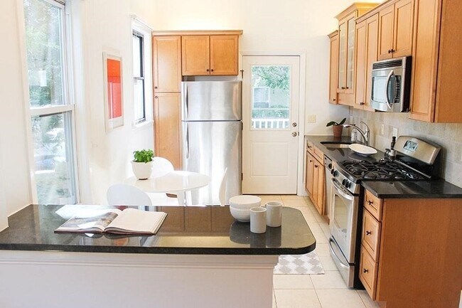 Photo - 15 Trowbridge St Unit 8