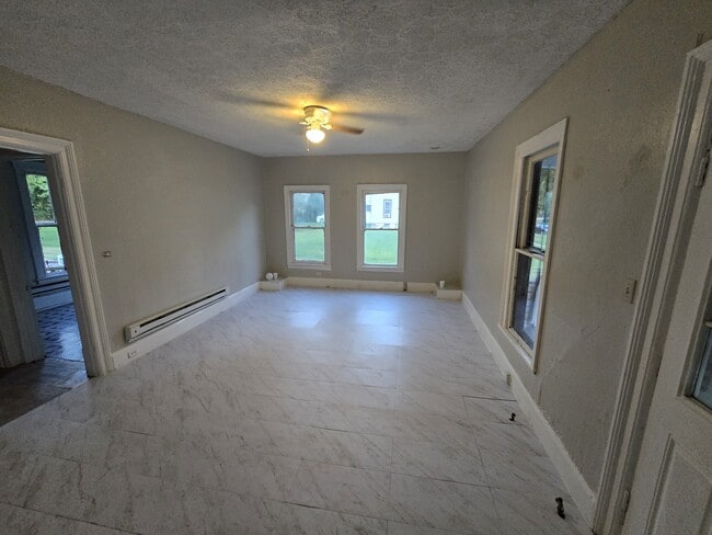 Photo - 325-311 11th St