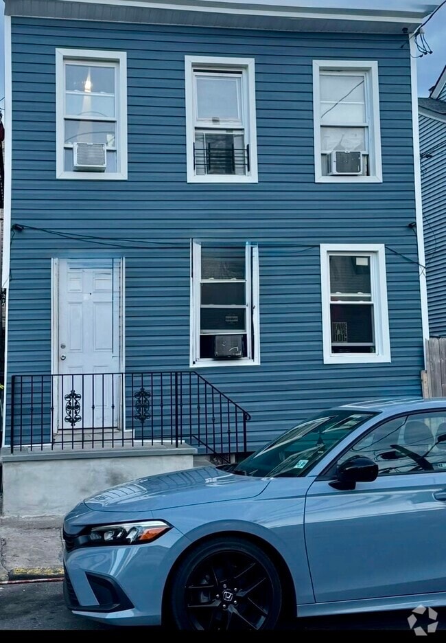 Building Photo - 84 16th Ave Unit 84 16th ave Rental