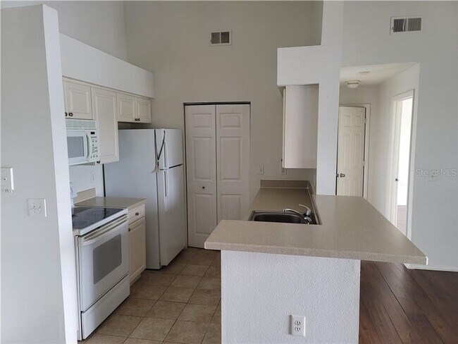 Photo - The Gables at Lakeside 2/2 Unit THE GABLES  304