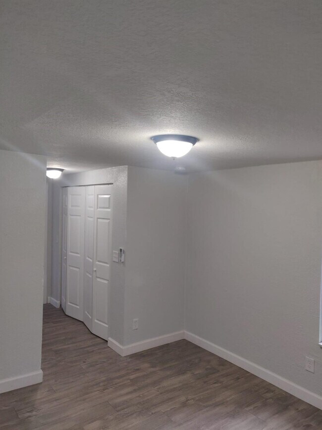 Photo - 210 SW 7th St