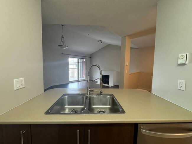 Photo - 12238 224 St Unité 416