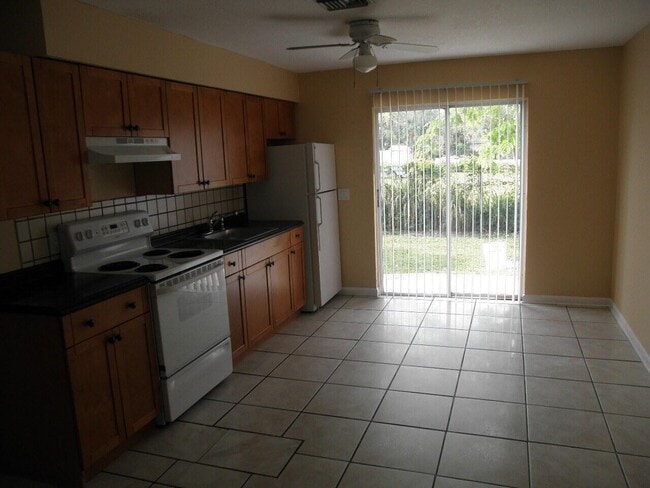 3958 Pesiri Ln
